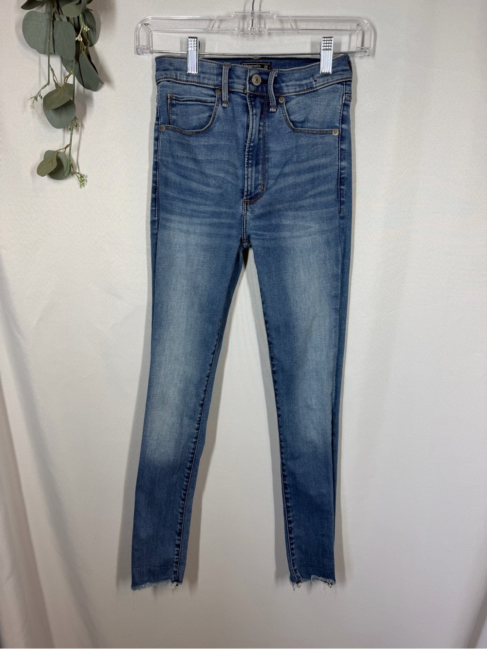 Abercrombie | Ultra High Rise Super Skinny Blue Jeans Women's Size 24/00S